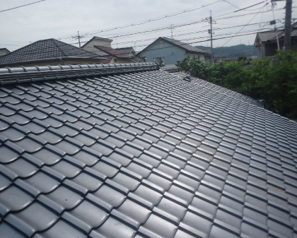 耐久性に優れた重厚感ある古き良き瓦