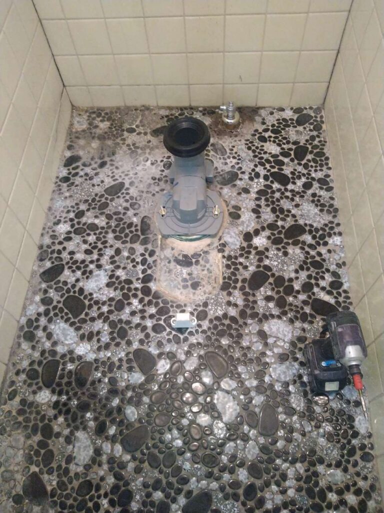 水漏れによるトイレ交換工事｜八尾市法人様