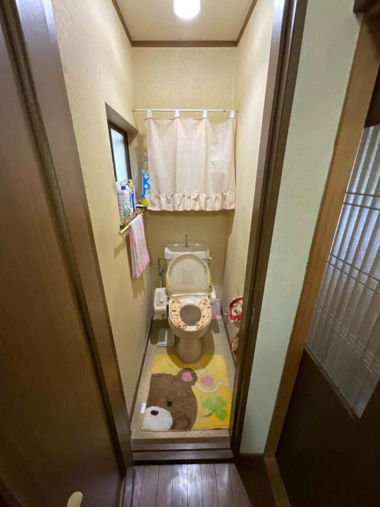 トイレ交換＆内装リフォーム／東大阪市F様邸／ビフォー