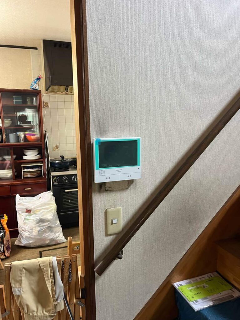 インターフォンのモニター