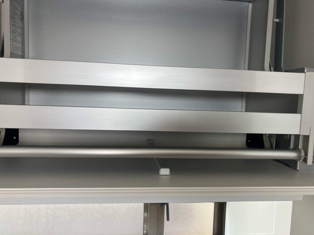 キッチン 昇降式の収納