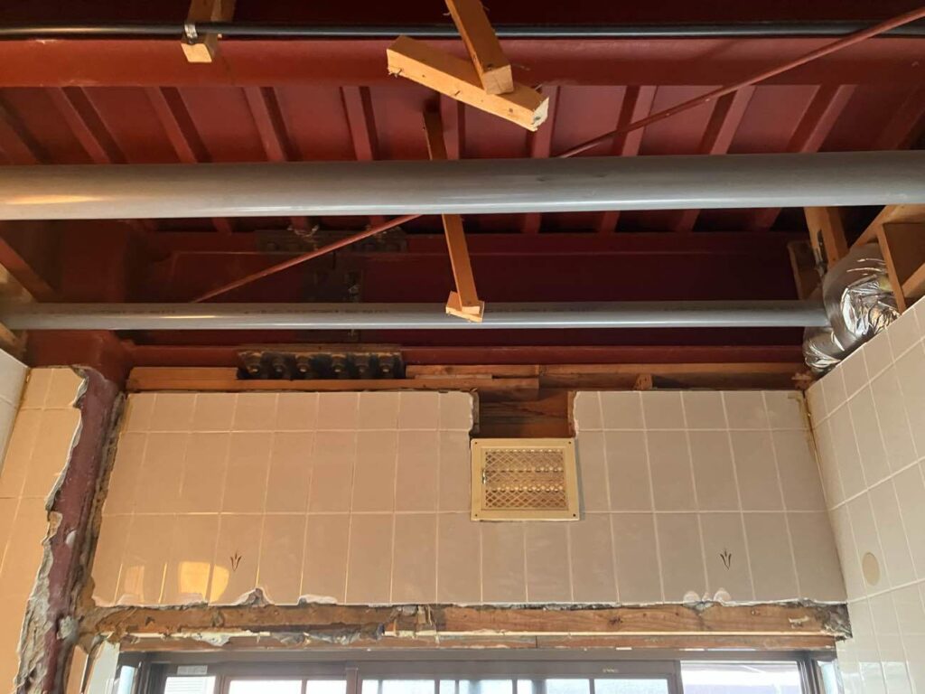 浴室の解体 天井