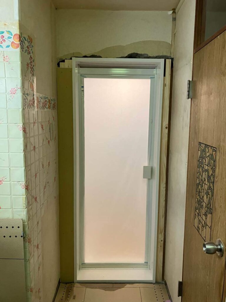 浴室　ドア　設置完了