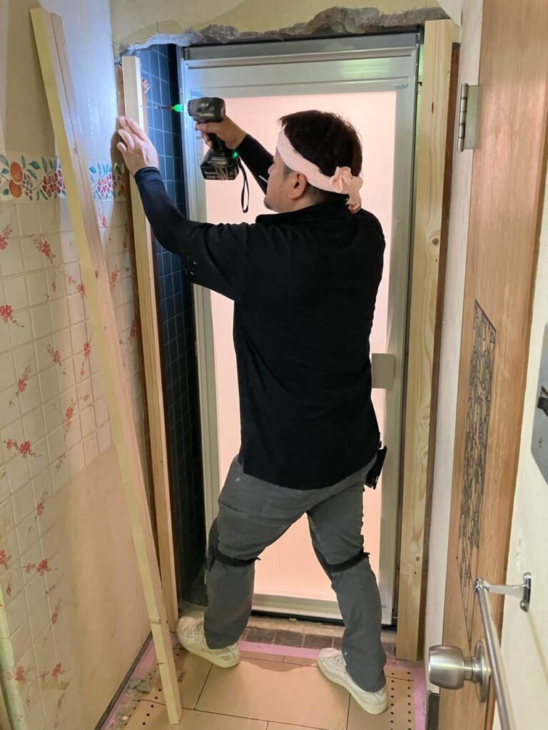 浴室　ドア設置