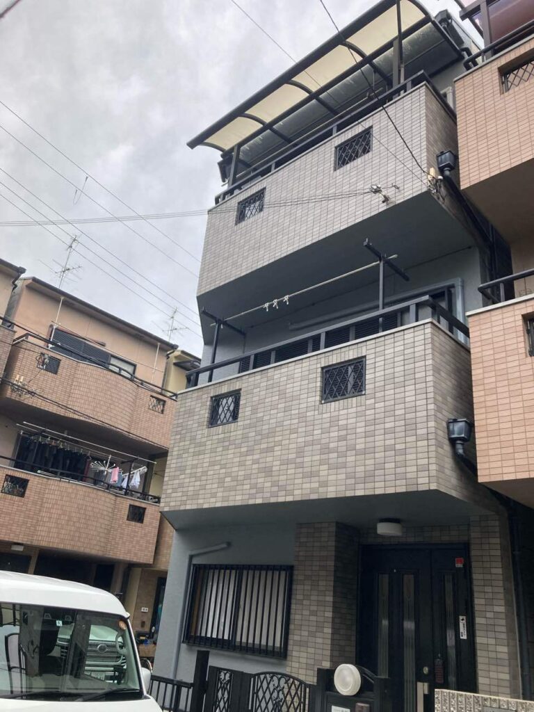 建物正面 塗装完了