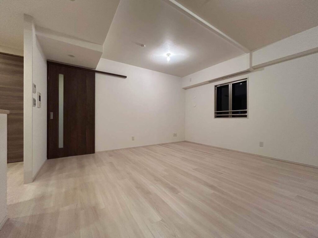 東大阪市｜洋室の壁を撤去してリビングを拡張｜築10年マンションの部分リフォーム事例