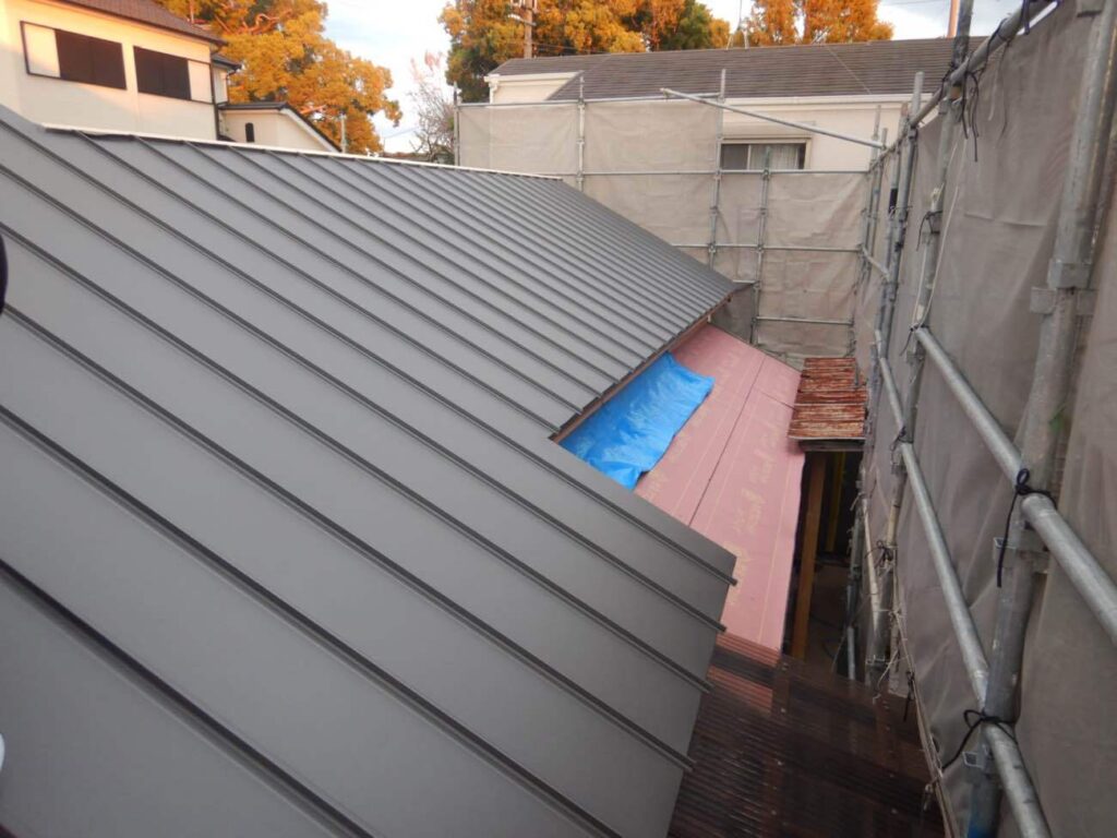 屋根の張替え／金属屋根／施工中