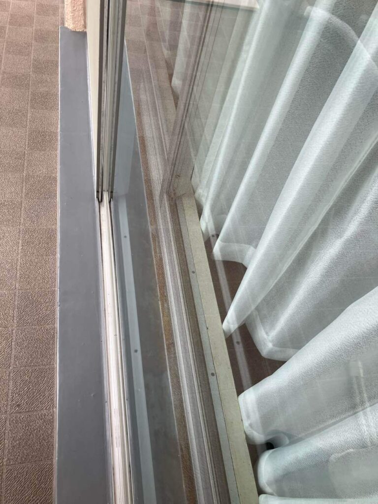内窓　サッシ　清掃
