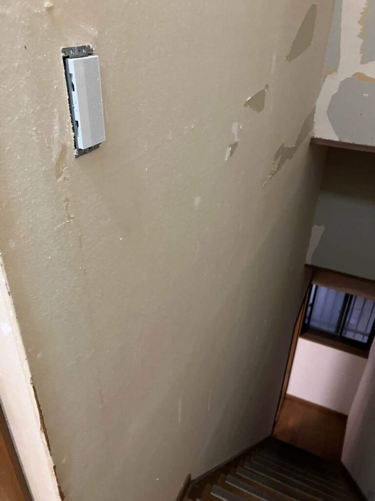 剥がれたクロス