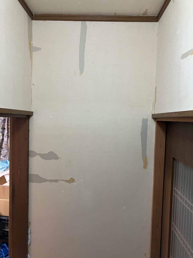 剥がれたクロス