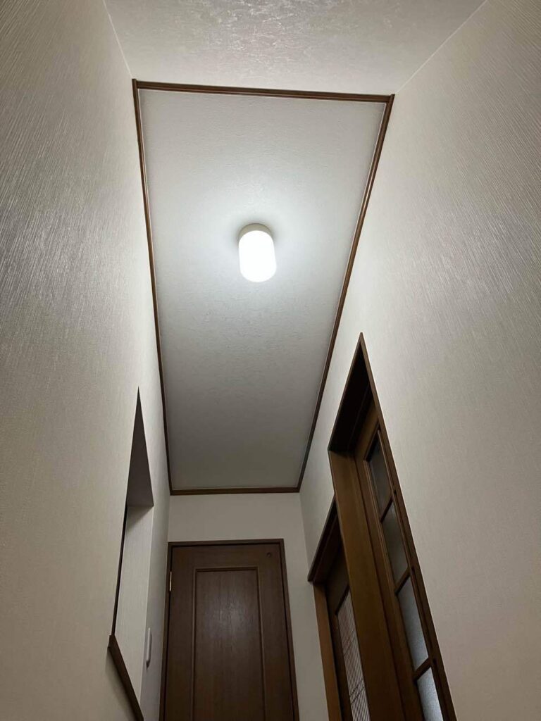 クロス貼り替え完了