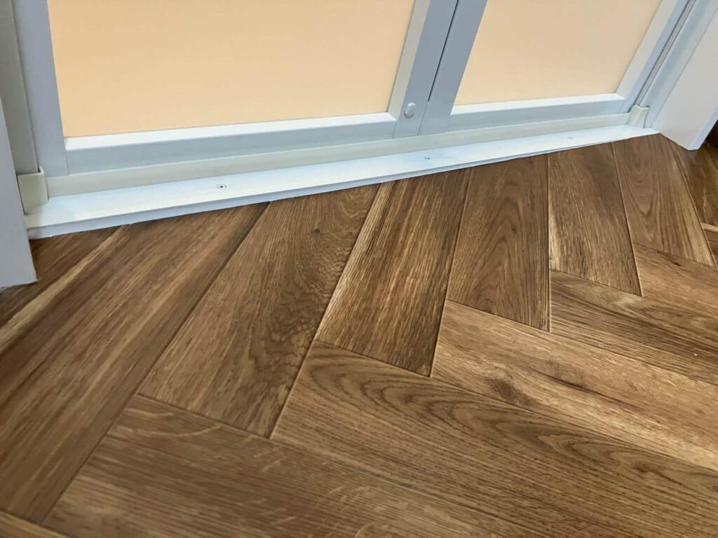 洗面室　床のクッションフロア