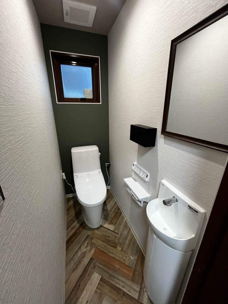 東大阪市｜和式トイレを洋式化！店舗の雰囲気に合わせたおしゃれなトイレリフォーム